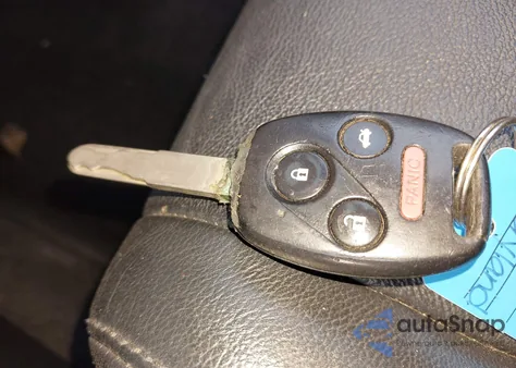 2008 Honda Accord 2.4 Ex-L из США, поврежденный, VIN 1HGCS128X8A030050